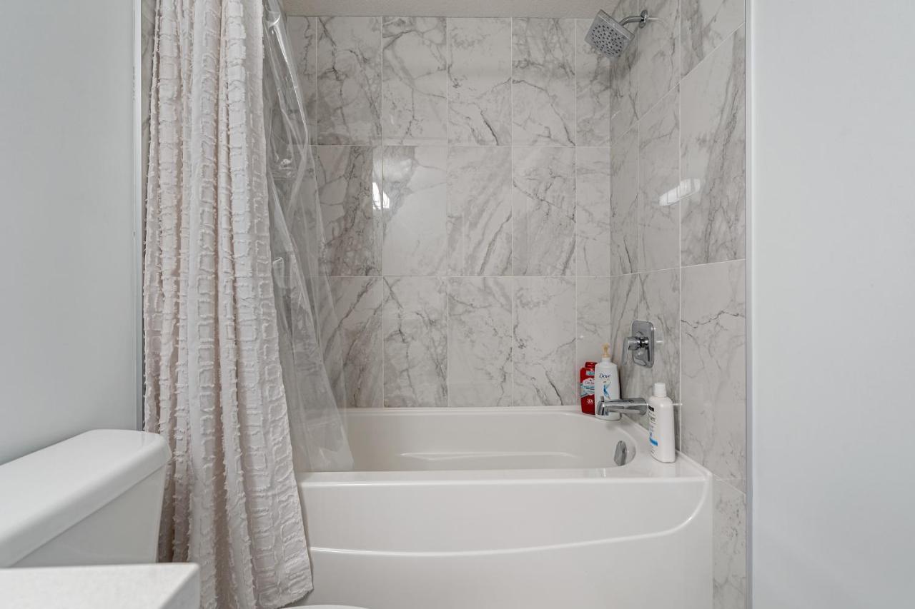 Luxury Spacious Private House Near City Centre Calgary Luaran gambar